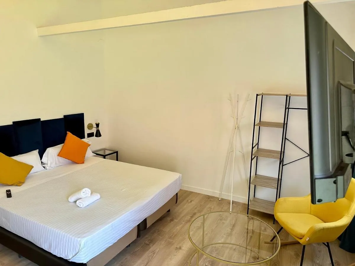 Malaga City Suites Hotel